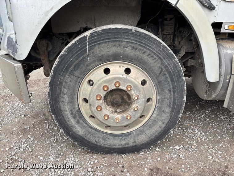 image for item FC1757 1993 Freightliner FLD120 dump truck