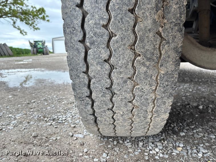 image for item FC1757 1993 Freightliner FLD120 dump truck