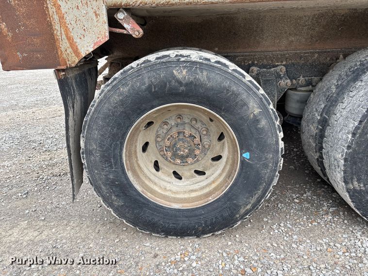 image for item FC1757 1993 Freightliner FLD120 dump truck