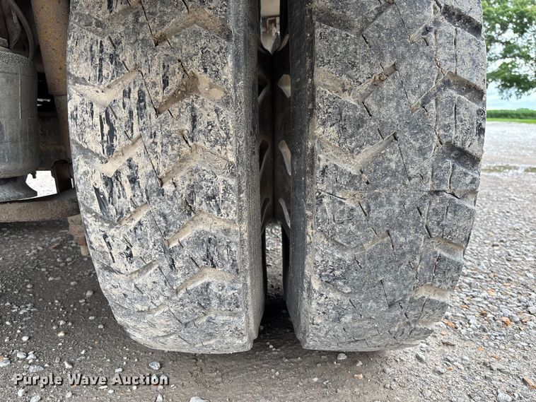 image for item FC1757 1993 Freightliner FLD120 dump truck