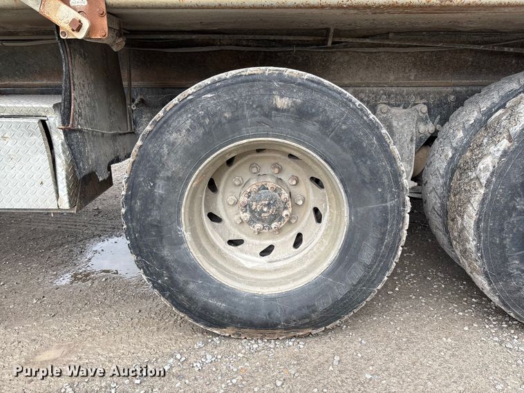 image for item FC1757 1993 Freightliner FLD120 dump truck