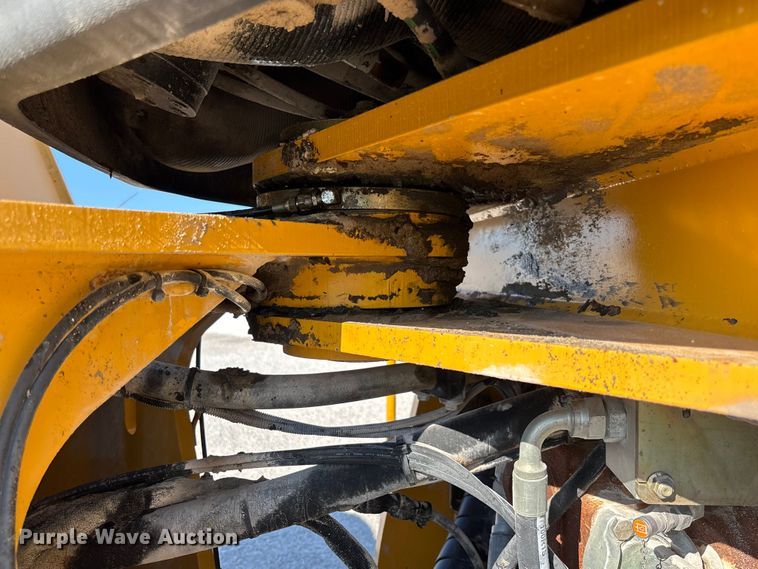 image for item FC1827 2011 John Deere 844K wheel loader