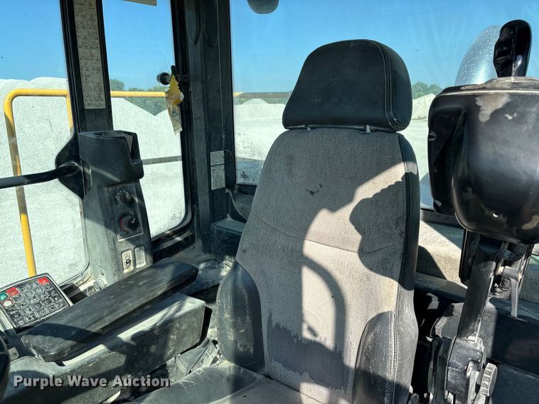 image for item FC1827 2011 John Deere 844K wheel loader