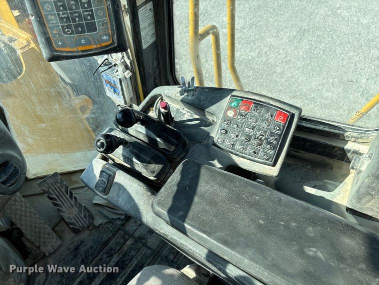 image for item FC1827 2011 John Deere 844K wheel loader