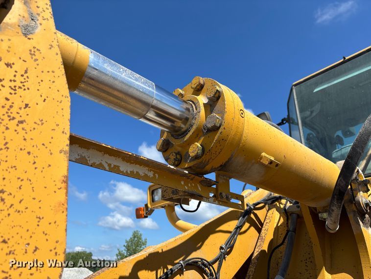 image for item FC1829 2005 Kawasaki 85ZV wheel loader
