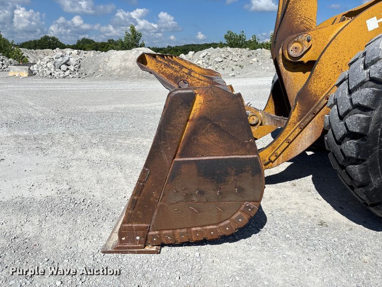 image for item FC1829 2005 Kawasaki 85ZV wheel loader