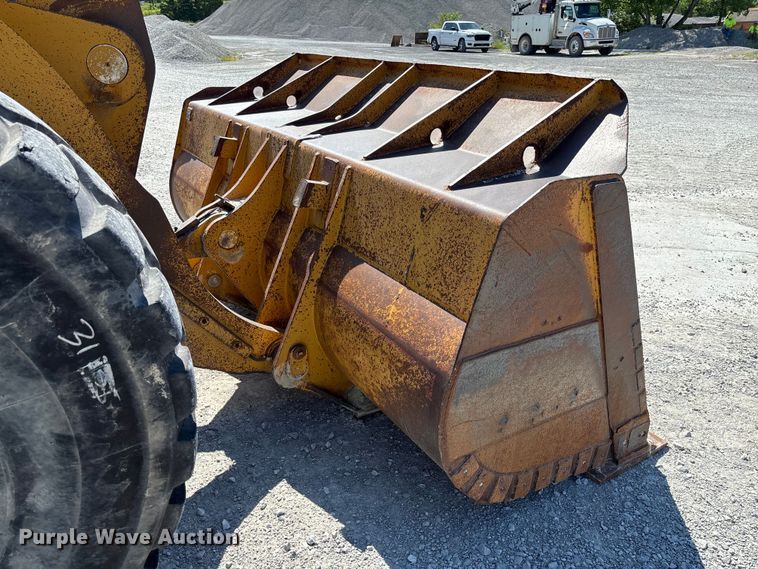 image for item FC1829 2005 Kawasaki 85ZV wheel loader