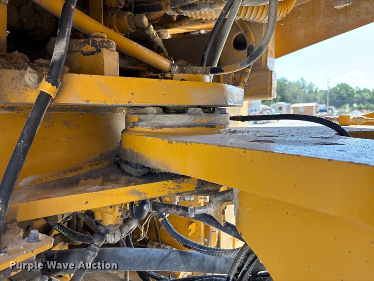 image for item FC1829 2005 Kawasaki 85ZV wheel loader