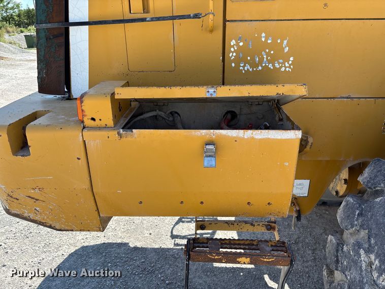 image for item FC1829 2005 Kawasaki 85ZV wheel loader