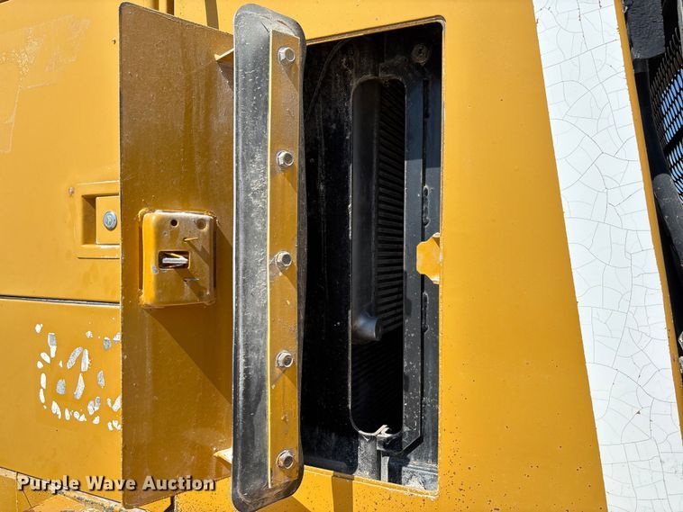 image for item FC1829 2005 Kawasaki 85ZV wheel loader