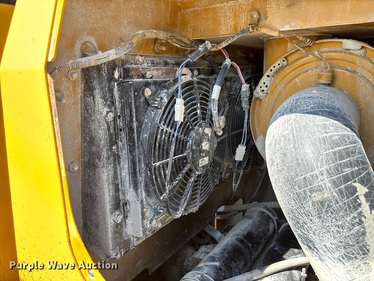 image for item FC1829 2005 Kawasaki 85ZV wheel loader