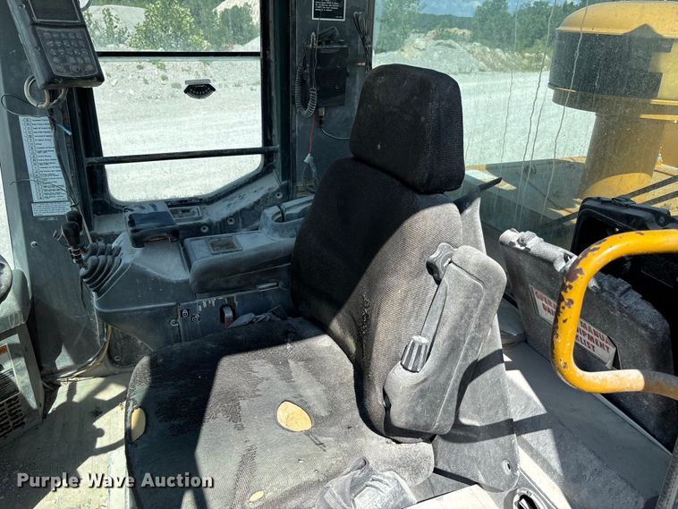 image for item FC1829 2005 Kawasaki 85ZV wheel loader