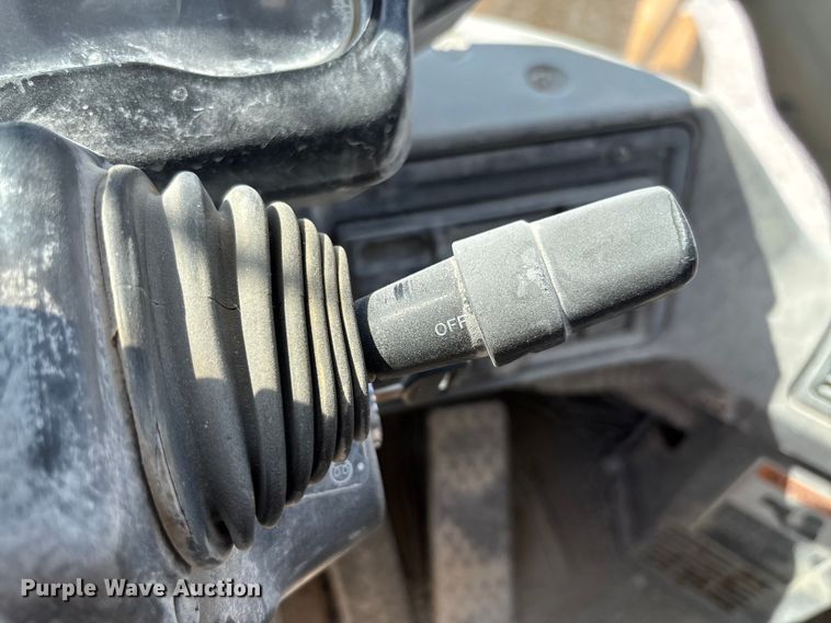 image for item FC1829 2005 Kawasaki 85ZV wheel loader