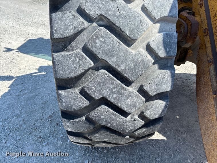 image for item FC1829 2005 Kawasaki 85ZV wheel loader