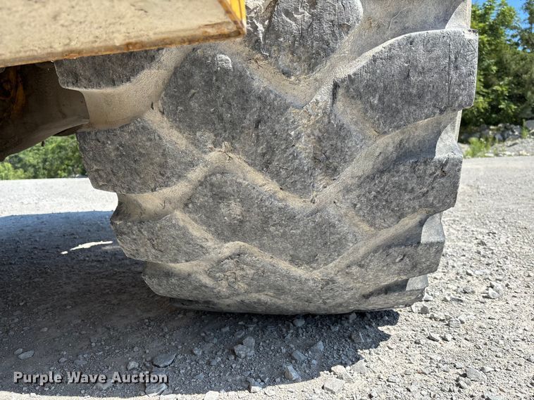 image for item FC1829 2005 Kawasaki 85ZV wheel loader