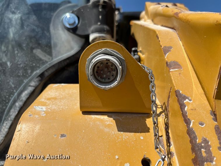 image for item FC1832 2019 Caterpillar 262D skid steer loader