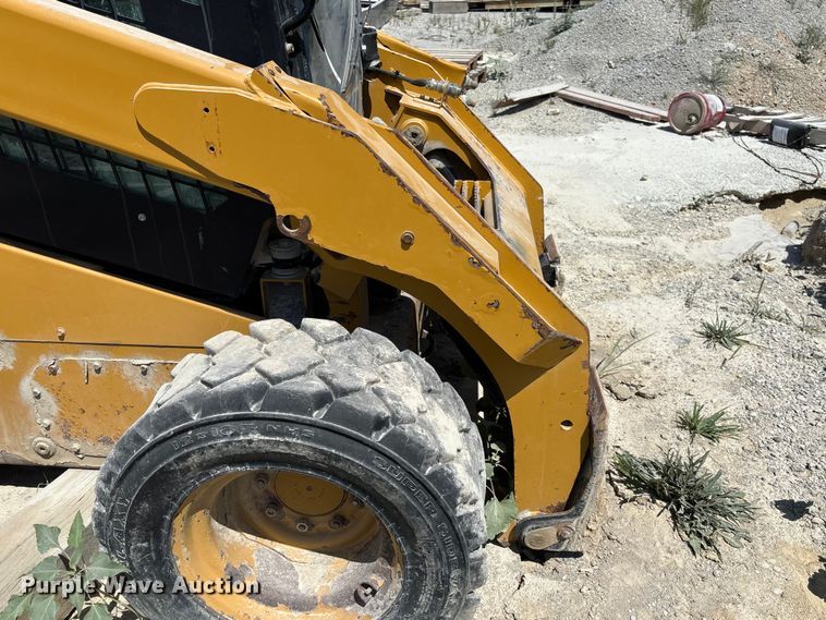 image for item FC1832 2019 Caterpillar 262D skid steer loader