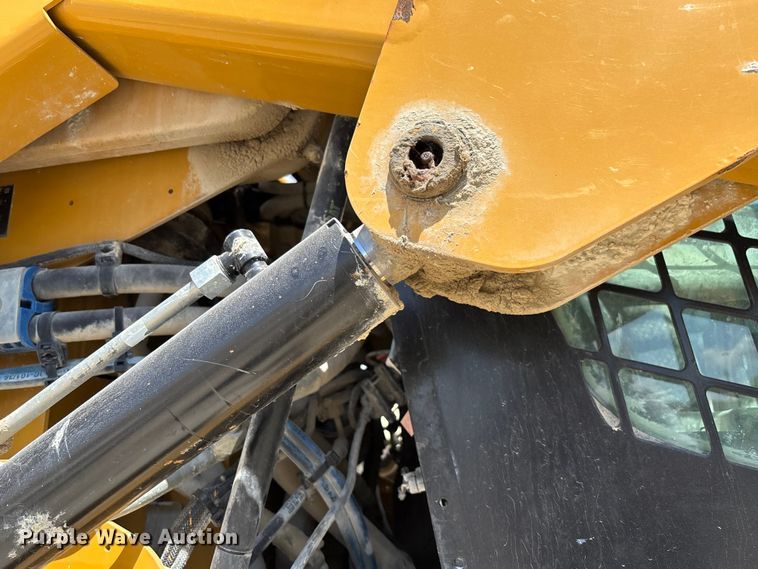image for item FC1832 2019 Caterpillar 262D skid steer loader