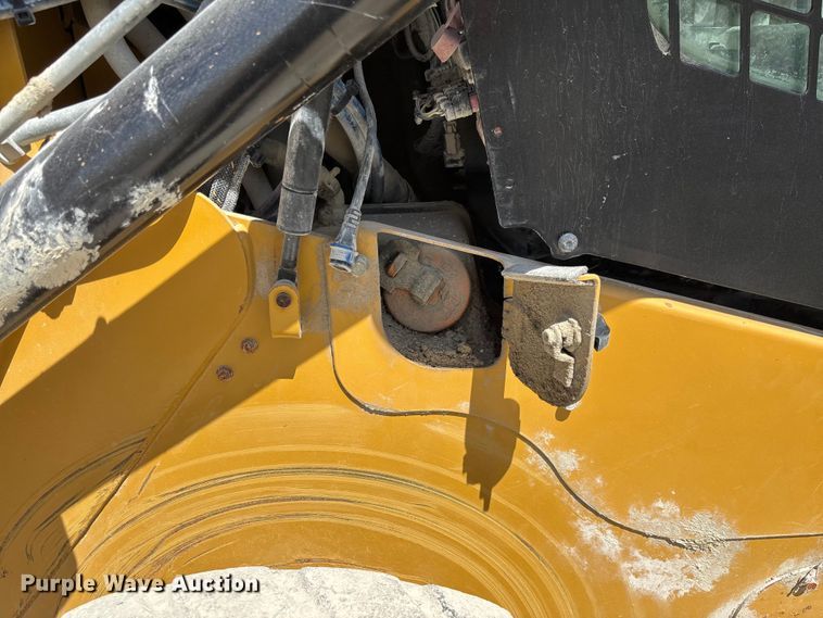 image for item FC1832 2019 Caterpillar 262D skid steer loader