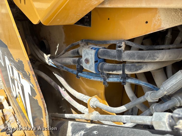 image for item FC1832 2019 Caterpillar 262D skid steer loader