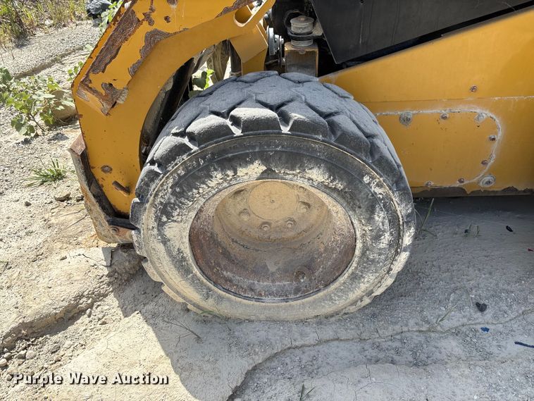 image for item FC1832 2019 Caterpillar 262D skid steer loader