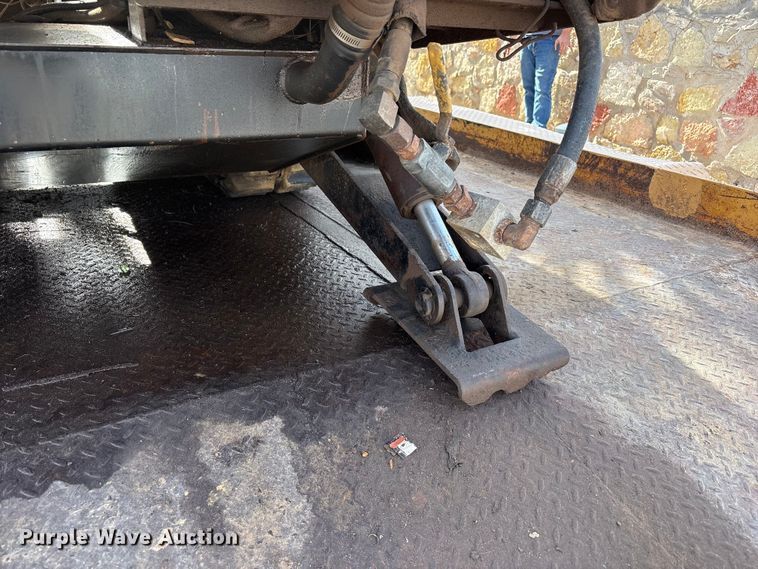 image for item FC2233 Ditch Witch JT1220 Mach 1 directional boring unit