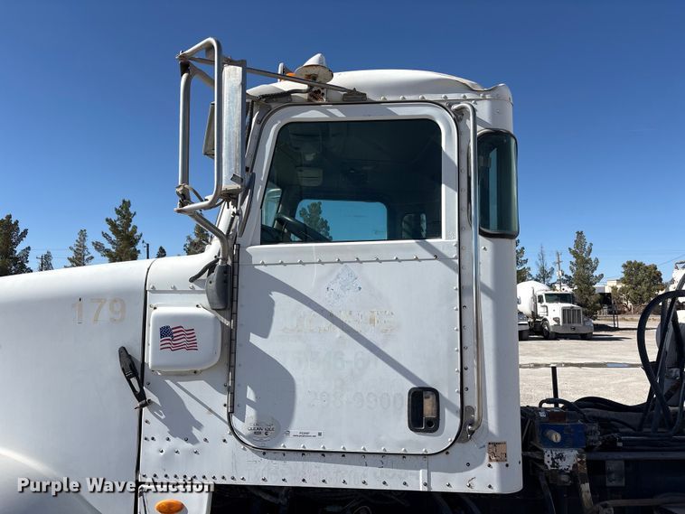 image for item FC2437 2011 Peterbilt 365 ready mix truck