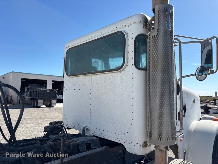 image for item FC2437 2011 Peterbilt 365 ready mix truck