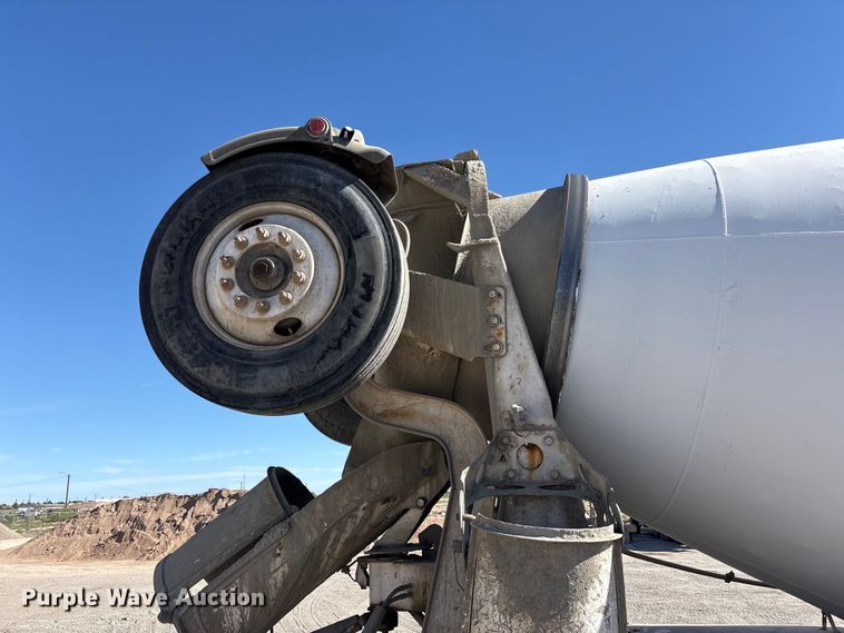 image for item FC2437 2011 Peterbilt 365 ready mix truck