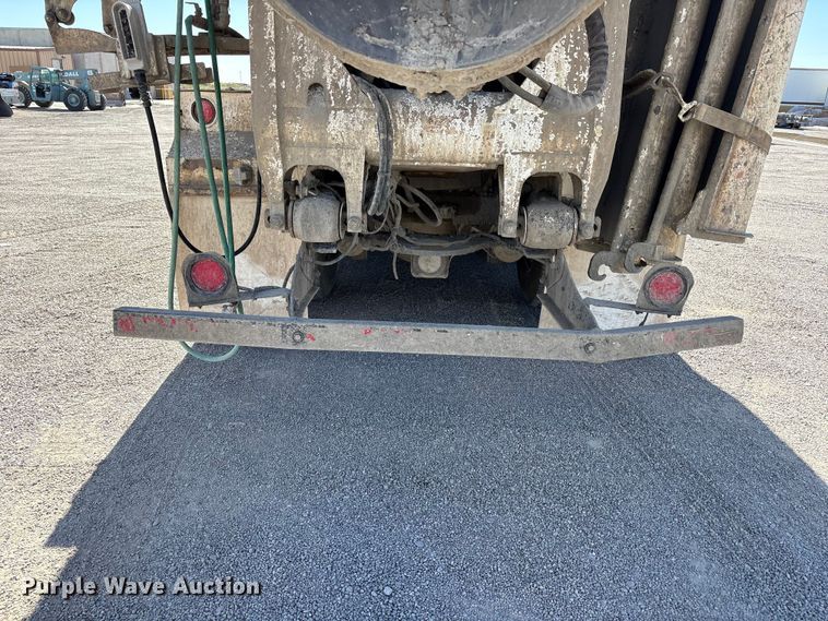 image for item FC2437 2011 Peterbilt 365 ready mix truck