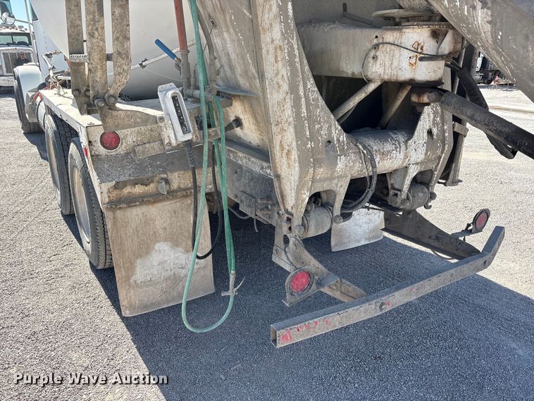 image for item FC2437 2011 Peterbilt 365 ready mix truck