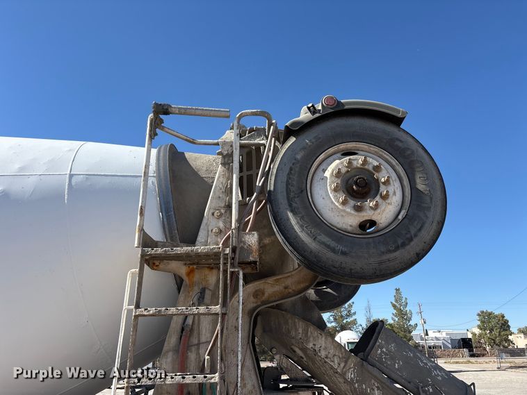 image for item FC2437 2011 Peterbilt 365 ready mix truck
