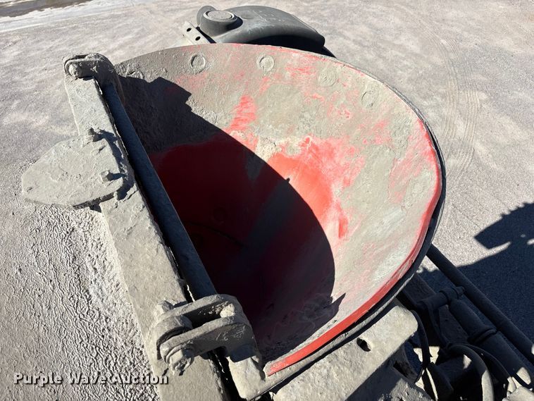image for item FC2437 2011 Peterbilt 365 ready mix truck