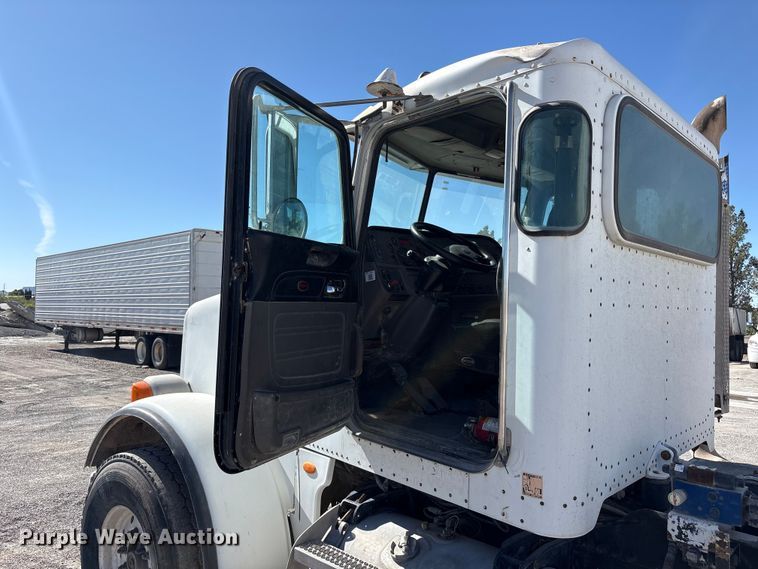 image for item FC2437 2011 Peterbilt 365 ready mix truck