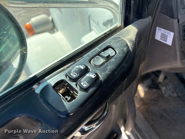image for item FC2437 2011 Peterbilt 365 ready mix truck