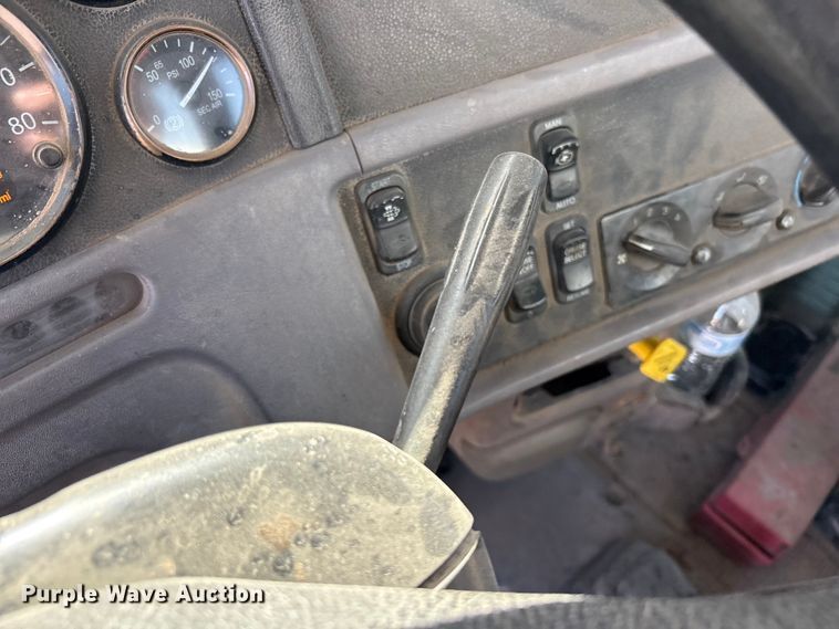 image for item FC2437 2011 Peterbilt 365 ready mix truck