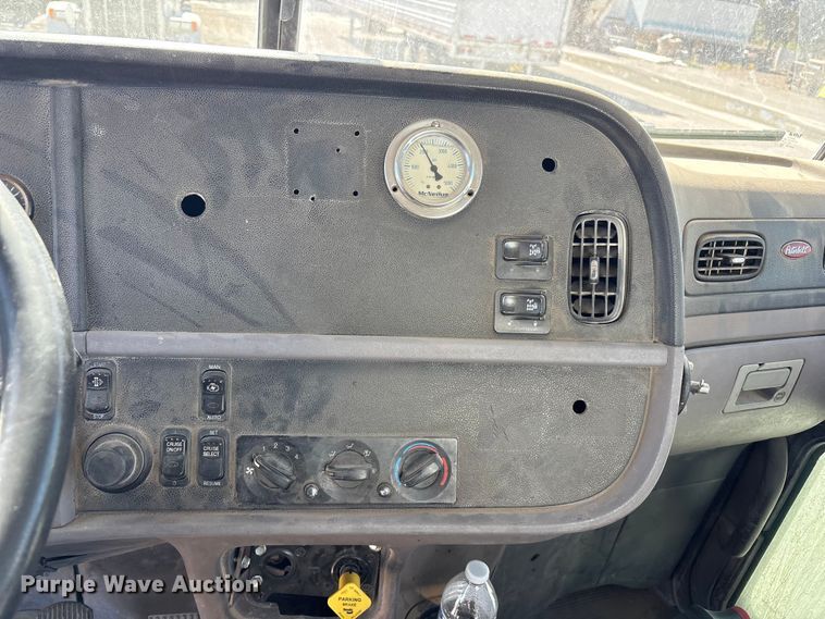 image for item FC2437 2011 Peterbilt 365 ready mix truck