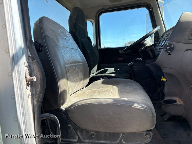 image for item FC2437 2011 Peterbilt 365 ready mix truck