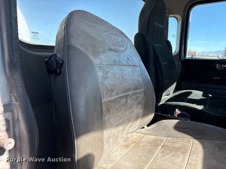 image for item FC2437 2011 Peterbilt 365 ready mix truck