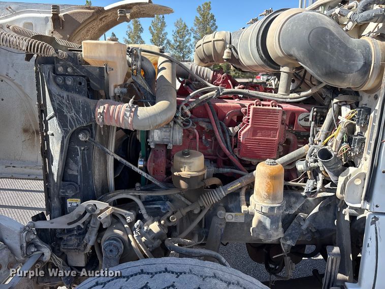 image for item FC2437 2011 Peterbilt 365 ready mix truck