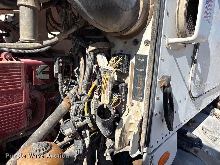 image for item FC2437 2011 Peterbilt 365 ready mix truck