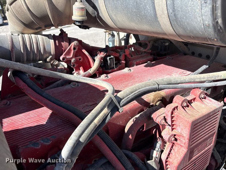image for item FC2437 2011 Peterbilt 365 ready mix truck
