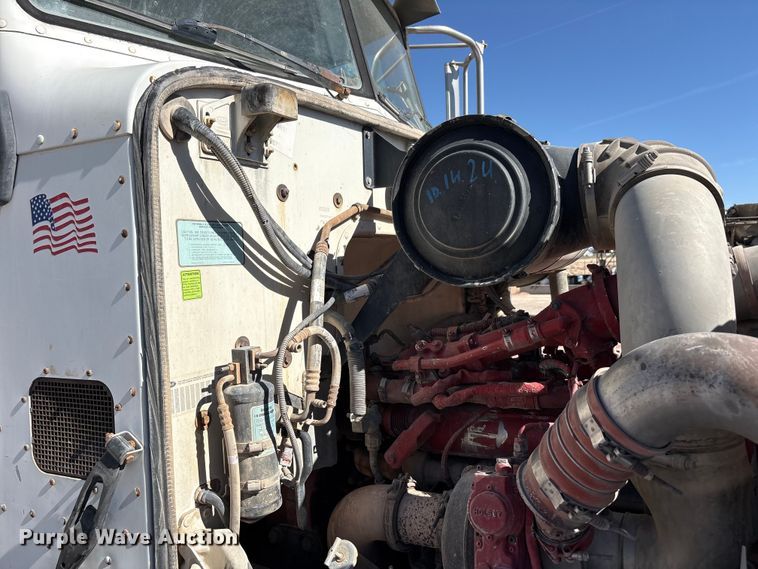 image for item FC2437 2011 Peterbilt 365 ready mix truck