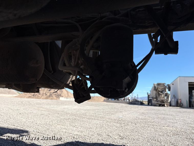 image for item FC2437 2011 Peterbilt 365 ready mix truck