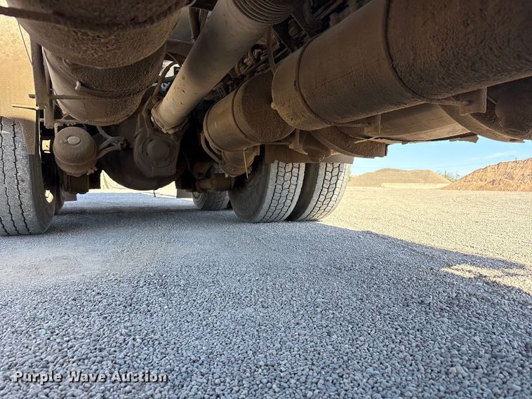 image for item FC2437 2011 Peterbilt 365 ready mix truck