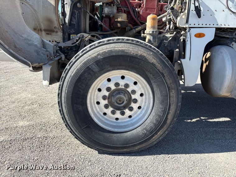 image for item FC2437 2011 Peterbilt 365 ready mix truck