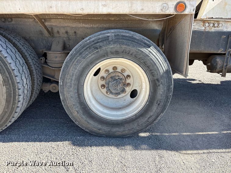 image for item FC2437 2011 Peterbilt 365 ready mix truck