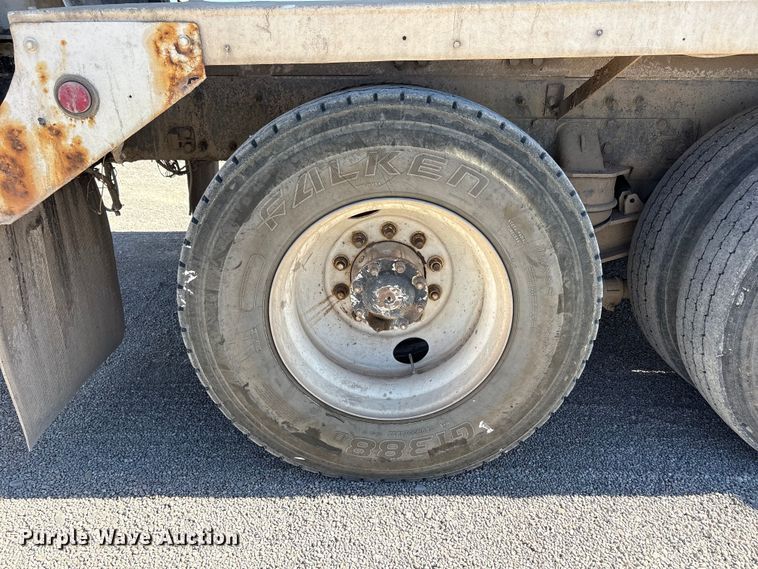 image for item FC2437 2011 Peterbilt 365 ready mix truck