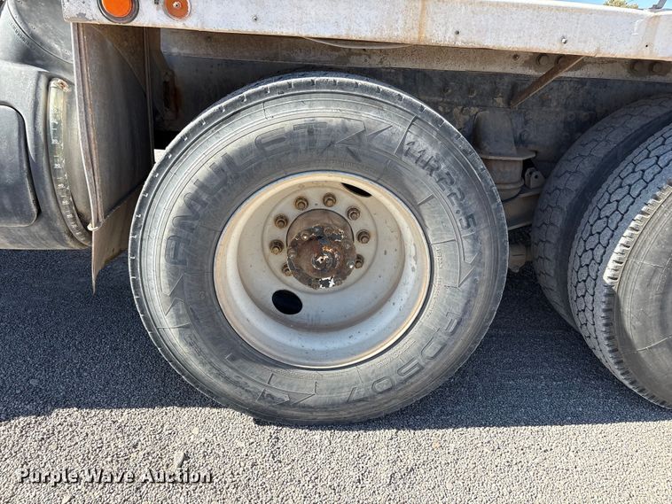 image for item FC2437 2011 Peterbilt 365 ready mix truck