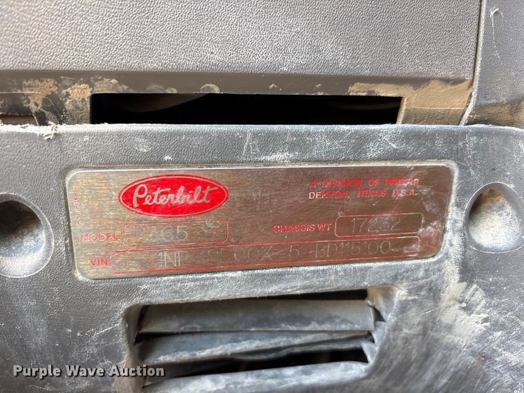image for item FC2437 2011 Peterbilt 365 ready mix truck